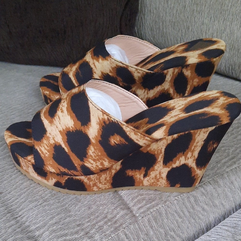 Leopard Print - Picture 4 of 8